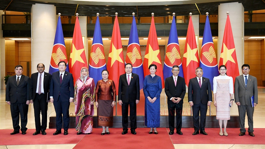 NA leader affirms Vietnam’s endeavour to realise ASEAN Community Vision 2045
